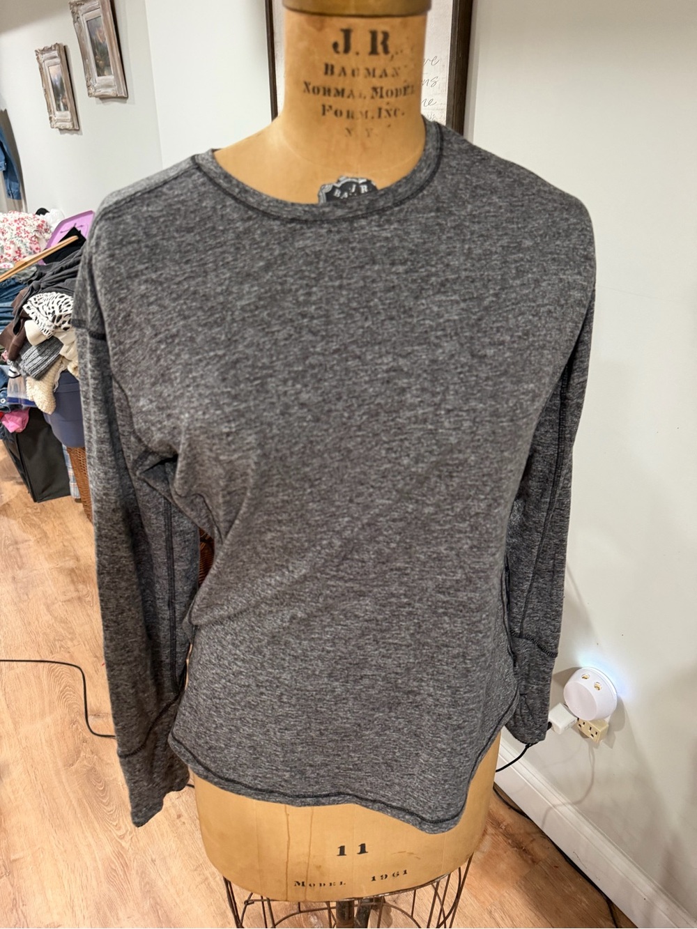 Avia Heather Charcoal Long-Sleeve Crewneck Top